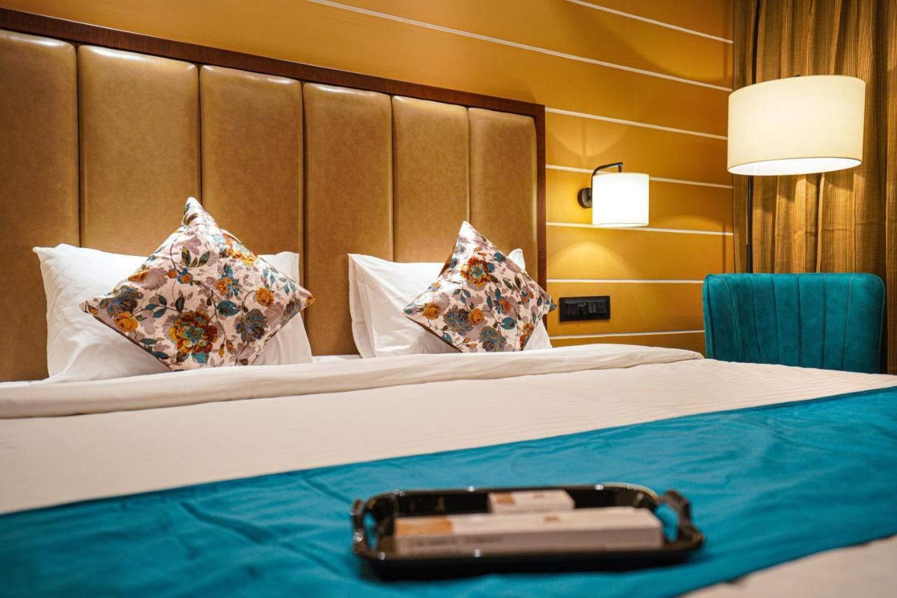 Hotel El Magnifico スーラト エクステリア 写真