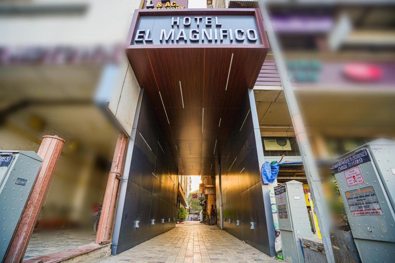 Hotel El Magnifico スーラト エクステリア 写真